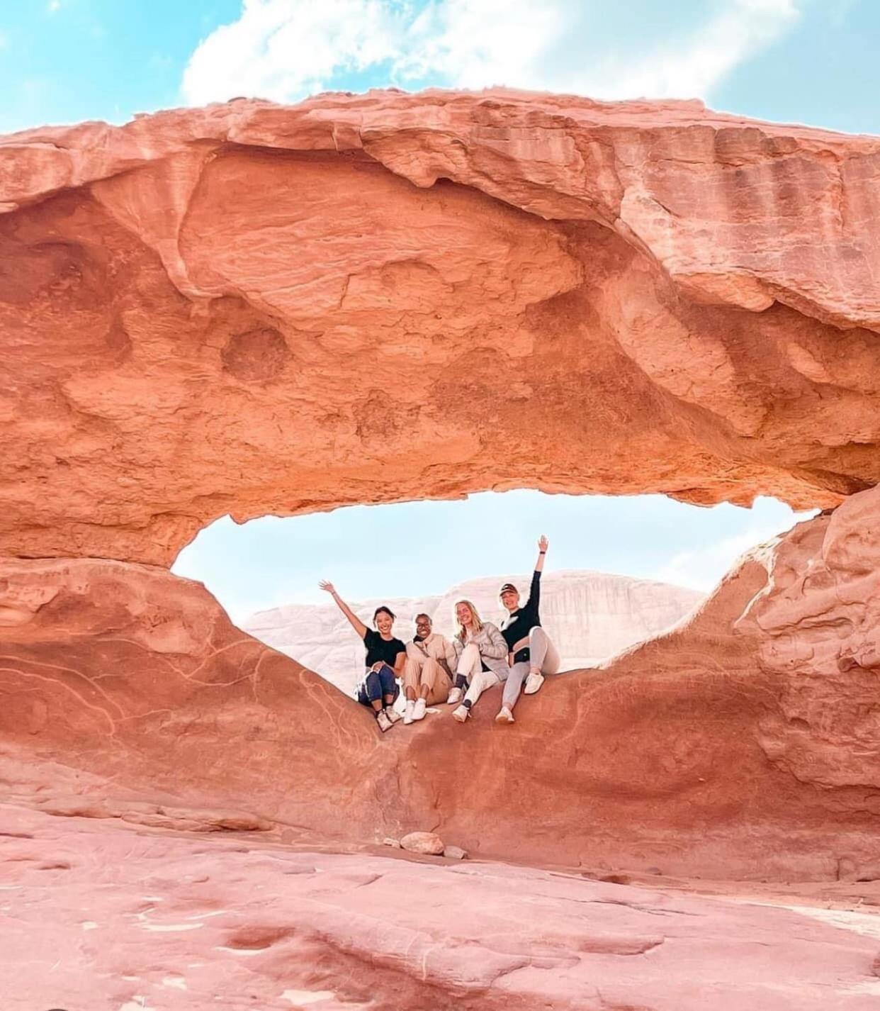 Tamim Luxury Wadi Rum Camp ภายนอก รูปภาพ