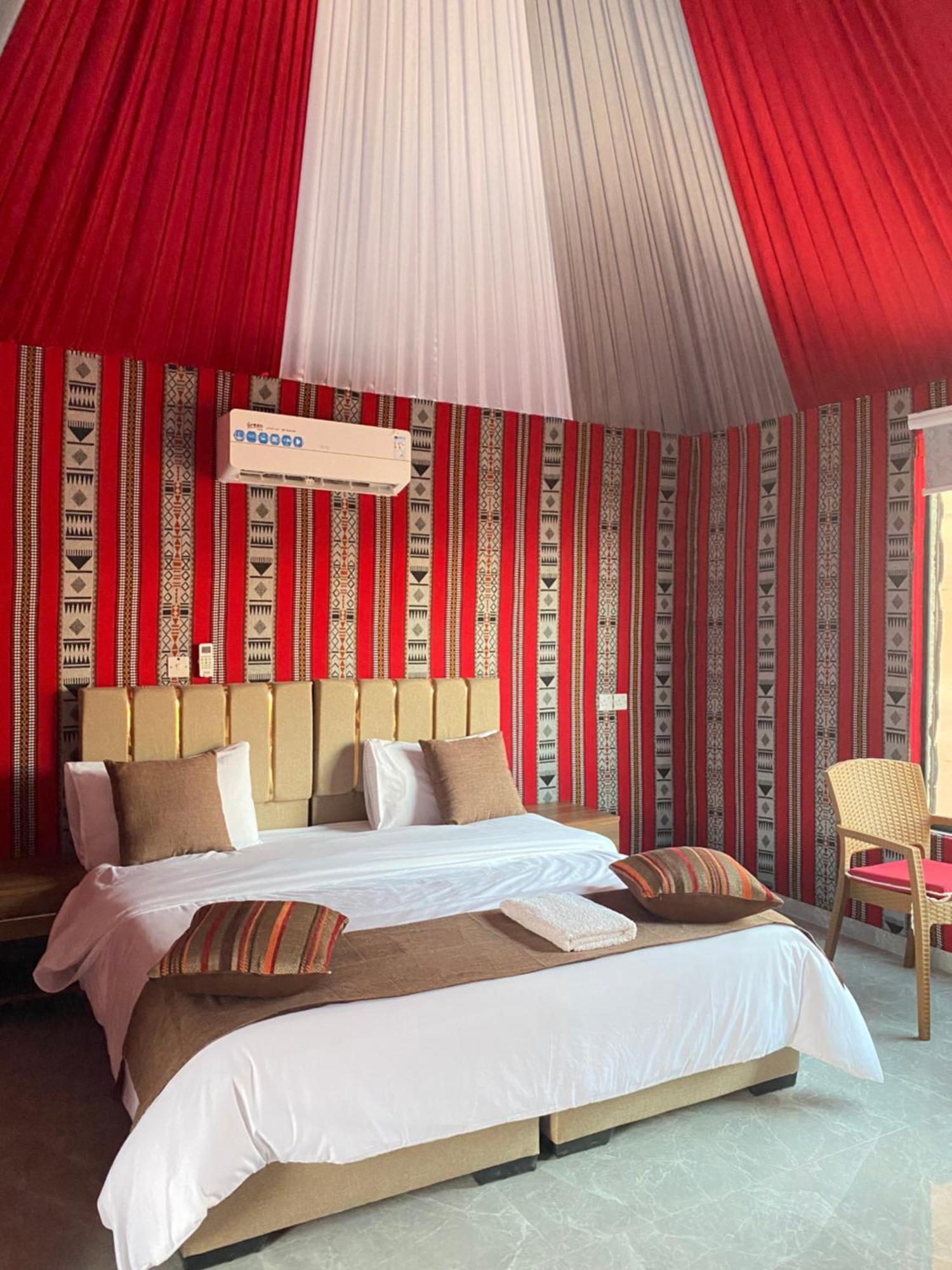 Tamim Luxury Wadi Rum Camp ภายนอก รูปภาพ